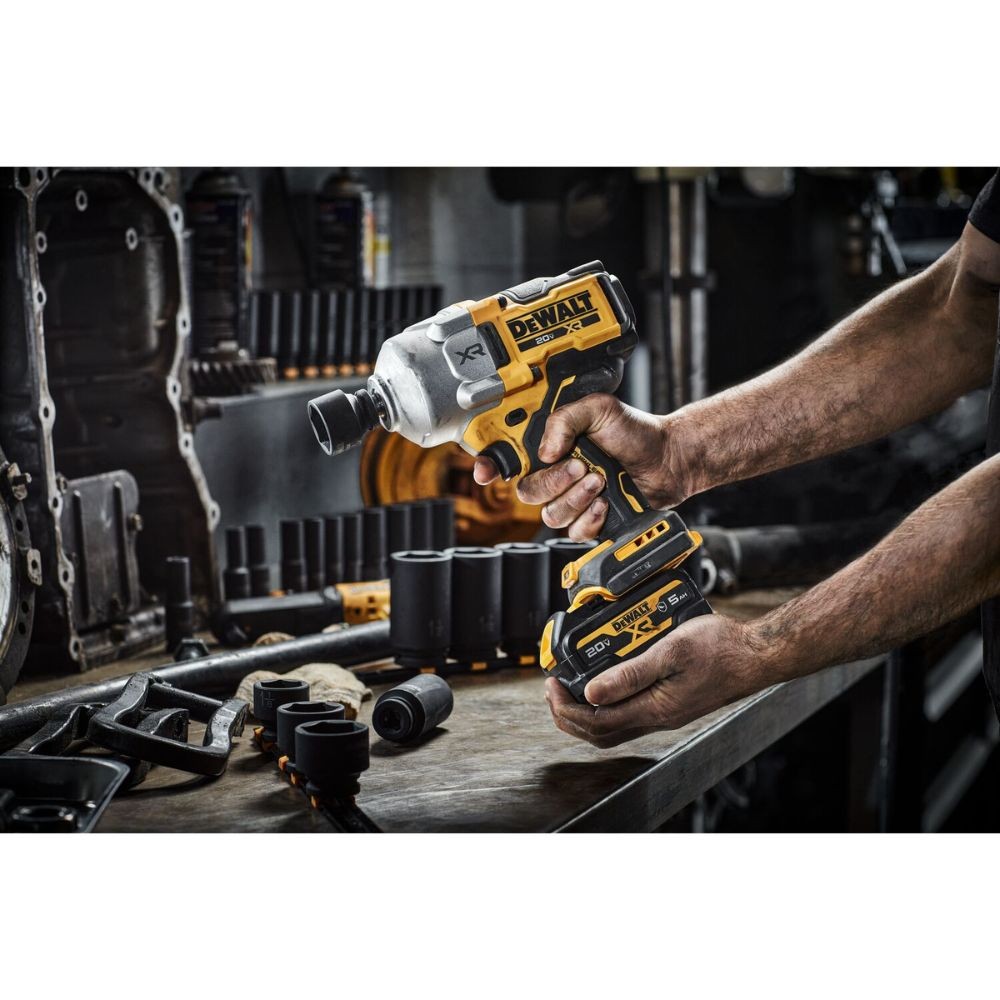 DeWalt-DCF961B_11_3a3840cd-9980-4aa1-90f0-9cef406687f3.jpg