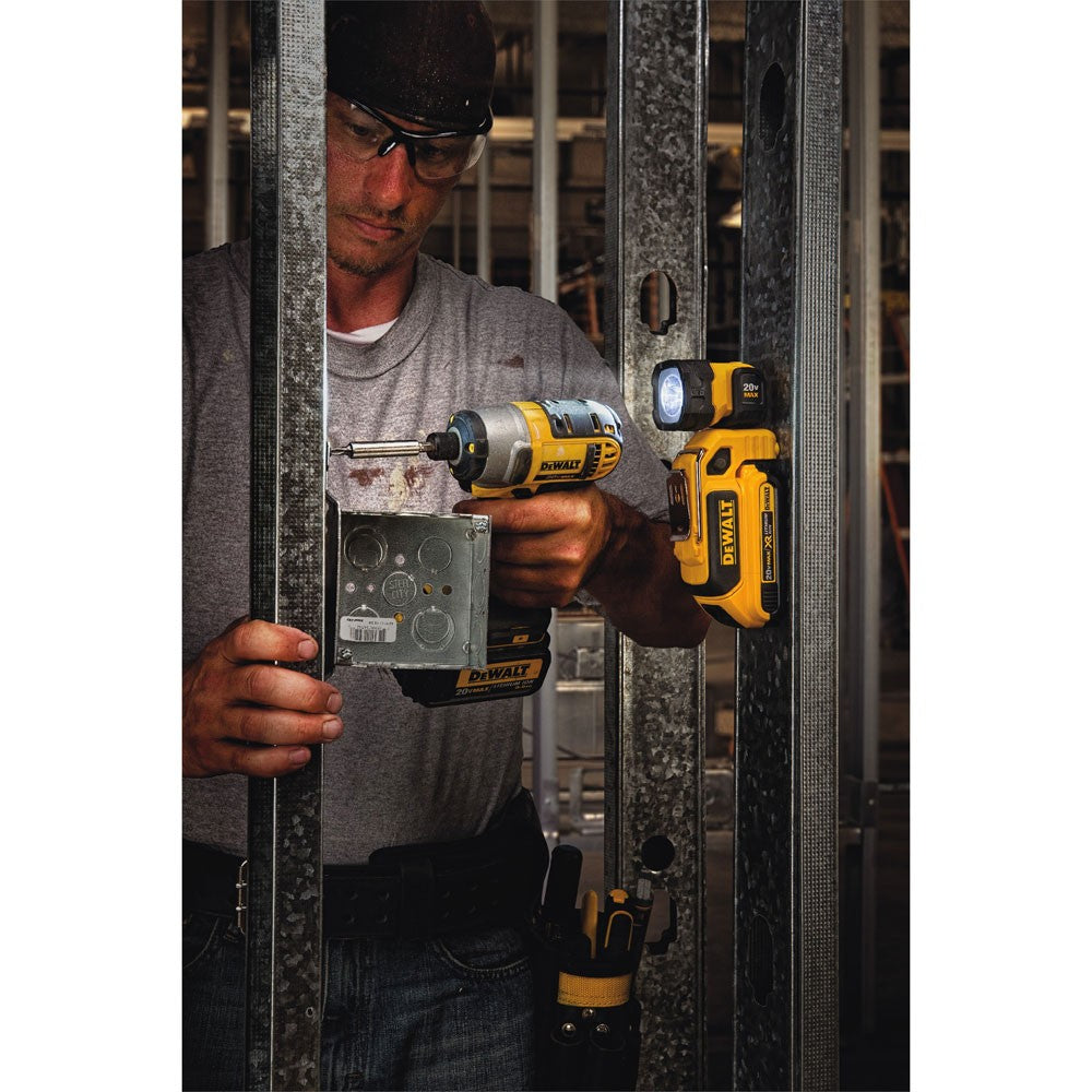 Dewalt-DCL044_03_0bd4d7d4-14f8-4e4a-a49d-3e20ea438e2f.jpg