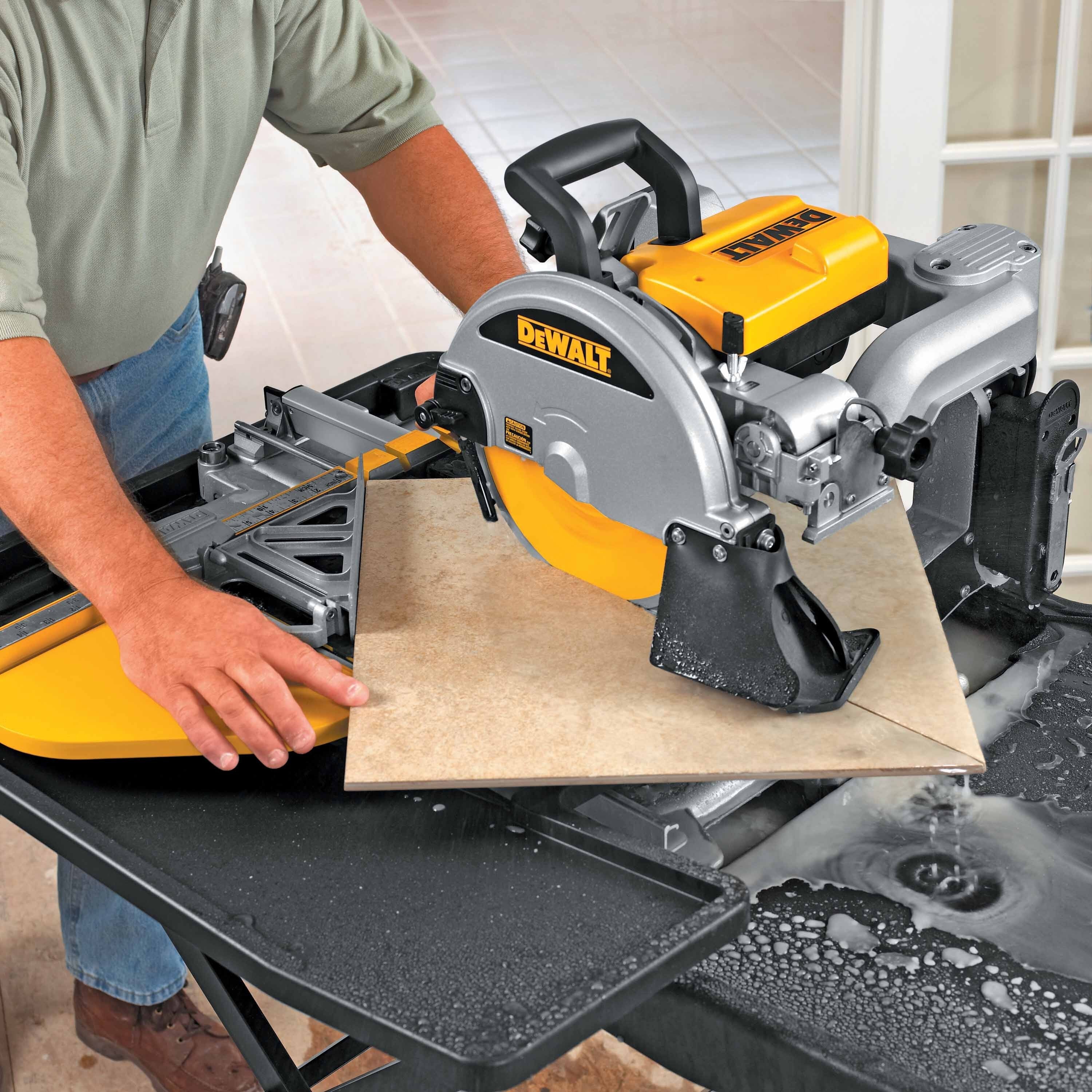Dewalt-d24000_05_a4c7c4cb-0ac0-45e9-8f92-b7a423f38a29.jpg